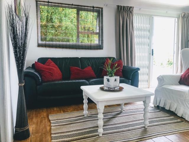 To Let 2 Bedroom Property for Rent in Hout Bay Western Cape